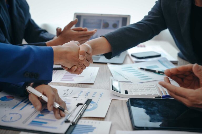 compressed-Outsourced Accounting b11 10 Reasons to Choose Outsourced Accounting Services for Growth